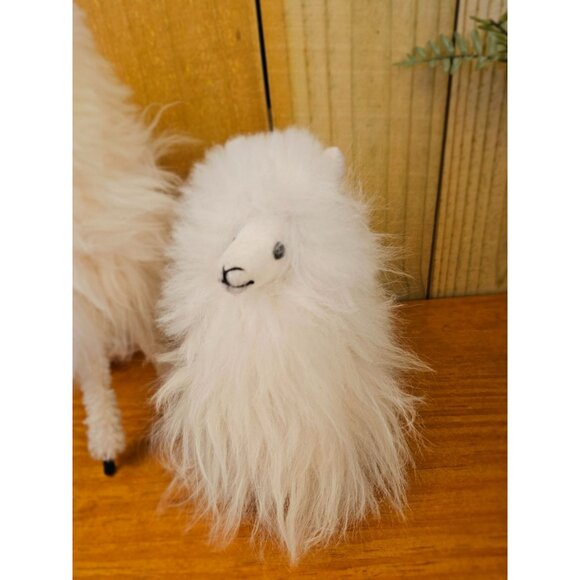 Handcrafted Peruvian Alpaca Wool Figurines - Picture 2 of 12